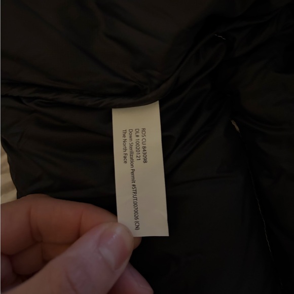 The North Face Nuptse Short Jacket - Picture 9 of 11